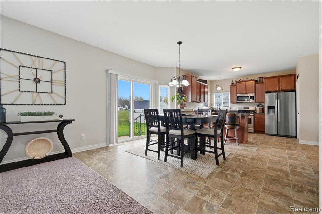 8131 Peninsula Circle, Grand Blanc, MI 48439 — Photo 23
