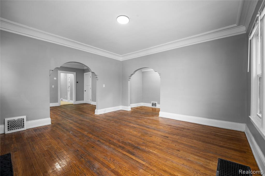 681 Clairmount Street, Detroit, MI 48202 — Photo 6