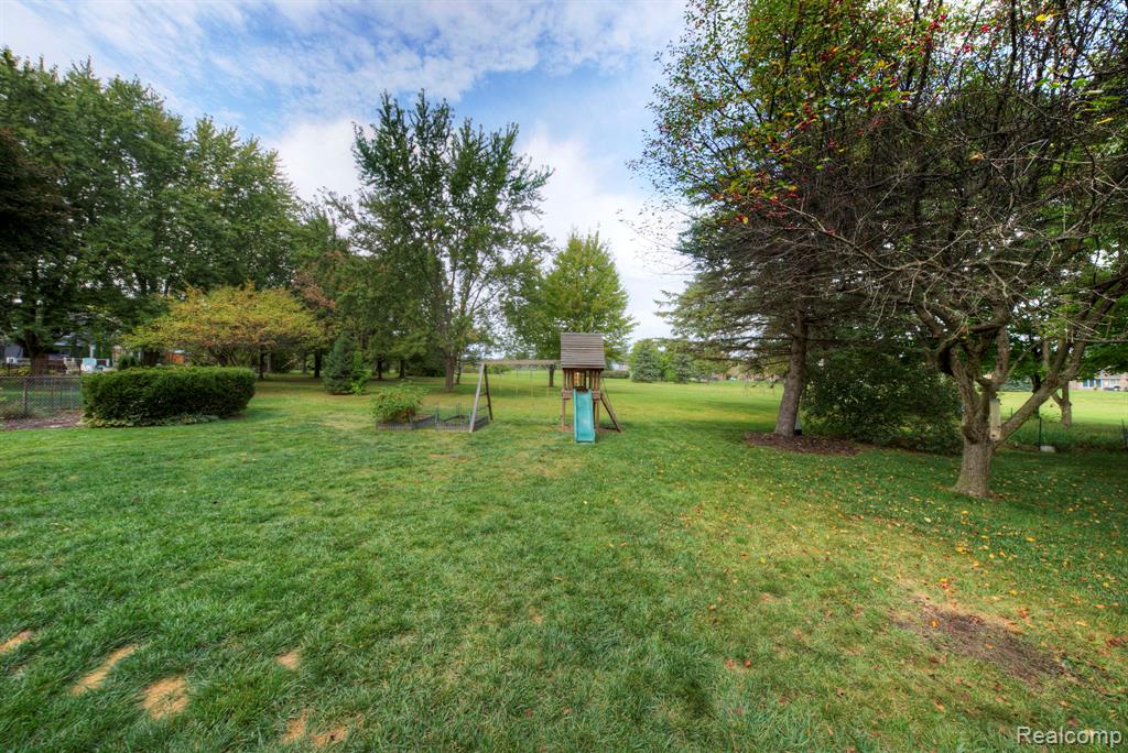 46500 E Oak Manor Court, Canton, MI 48187 — Photo 49