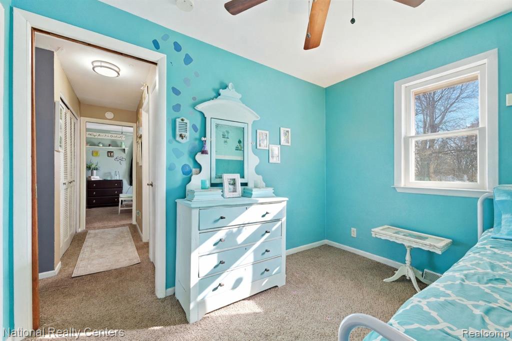 1955 Maddy Lane, Keego Harbor, MI 48320 — Photo 10