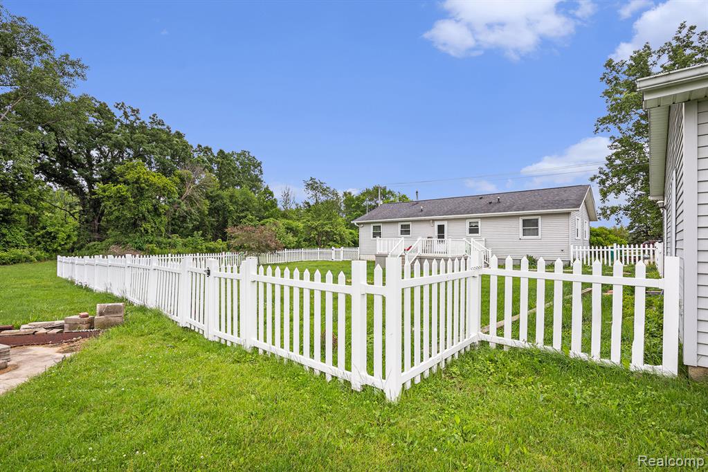 11508 Grand Blanc Road, Gaines Vlg, MI 48436 — Photo 6