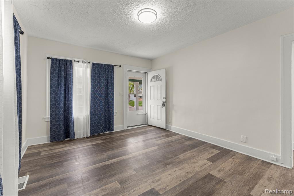 5629 Katherine Street, Dearborn Heights, MI 48125 — Photo 6