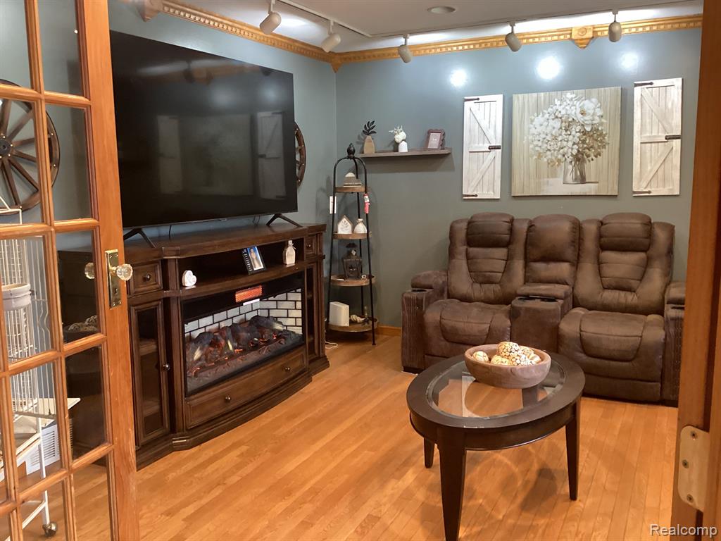 5936 THORNABY Drive, Waterford, MI 48329 — Photo 10