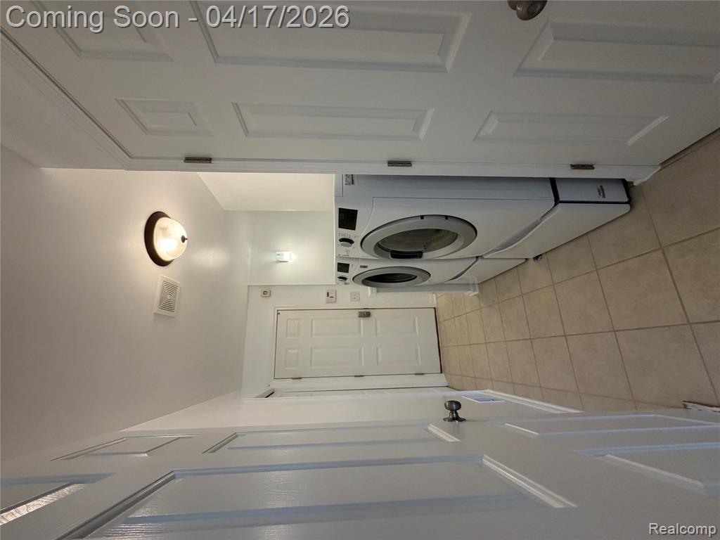 25499 Wyngate Court, Flat Rock, MI 48134 — Photo 18