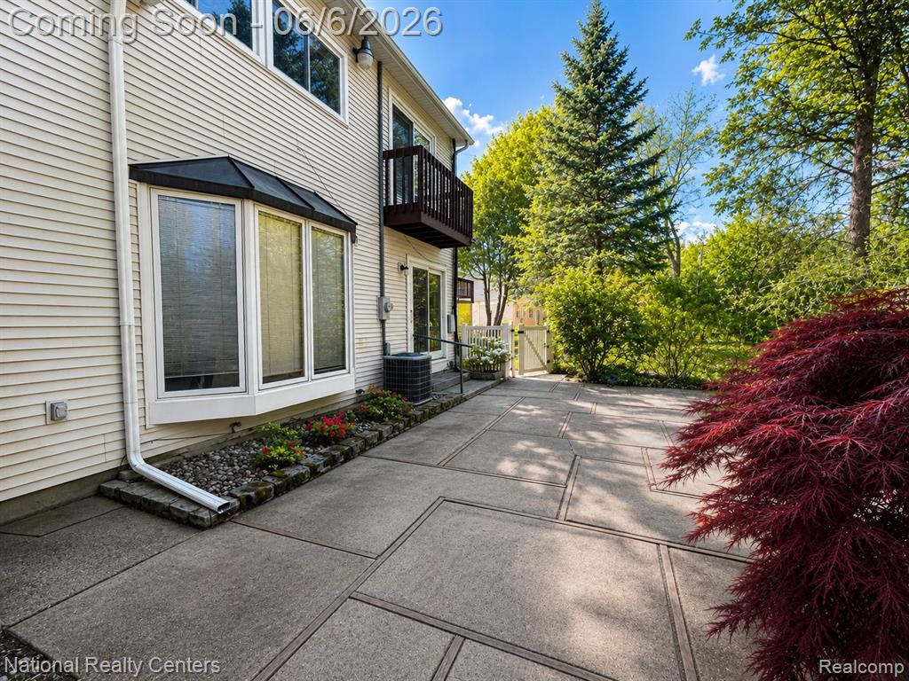 2182 Yorktown Drive - Photo 3