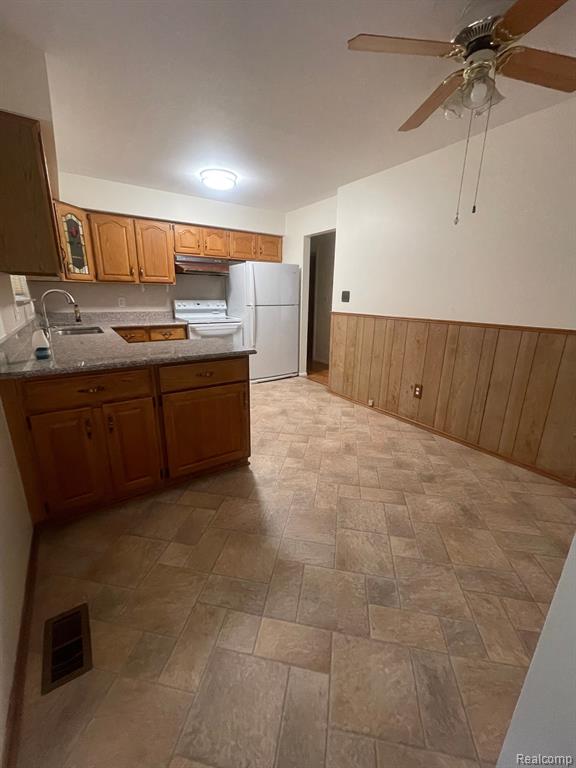 6585 FENTON Street, Dearborn Heights, MI 48127 — Photo 4