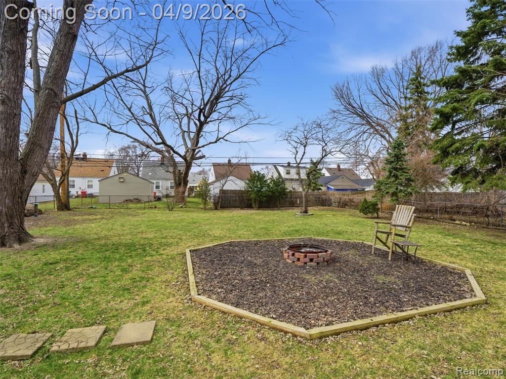 23151 Schroeder Avenue, Eastpointe, MI 48021 — Photo 34