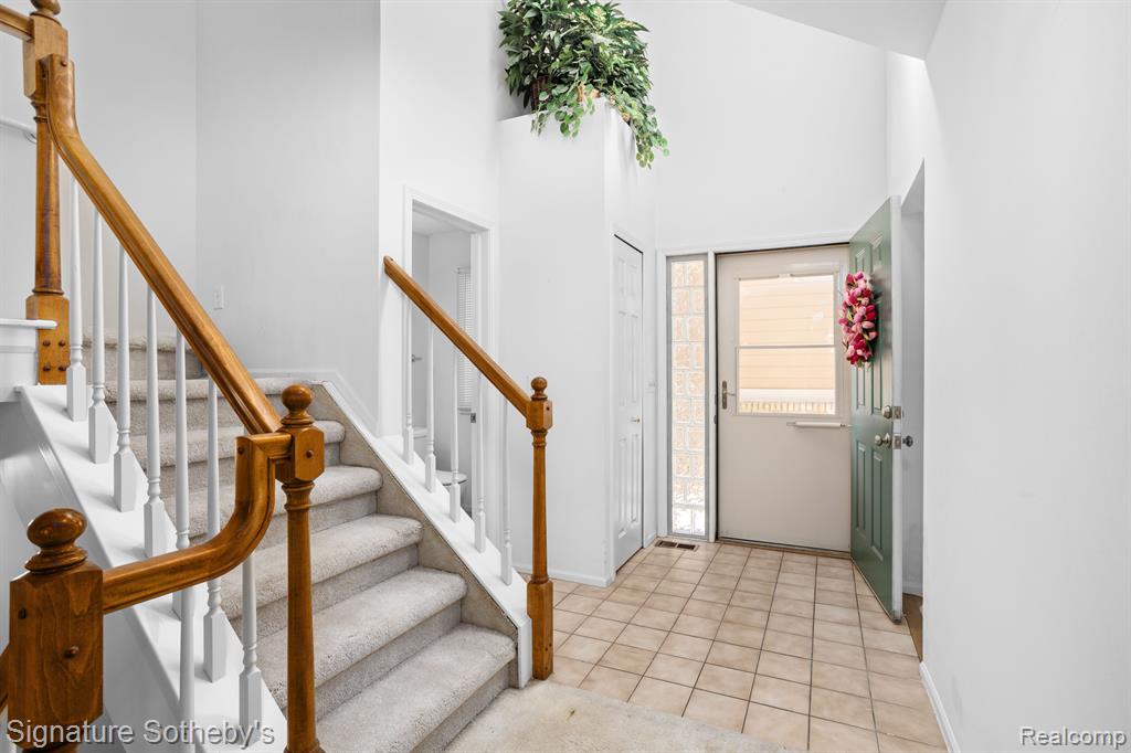 9410 Westwind Drive, Livonia, MI 48150 — Photo 14