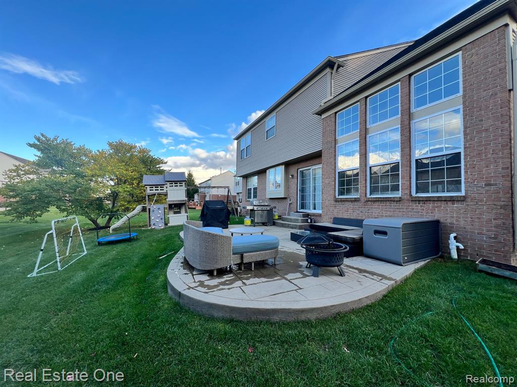 49325 E Central Park, Shelby Twp, MI 48317 — Photo 2