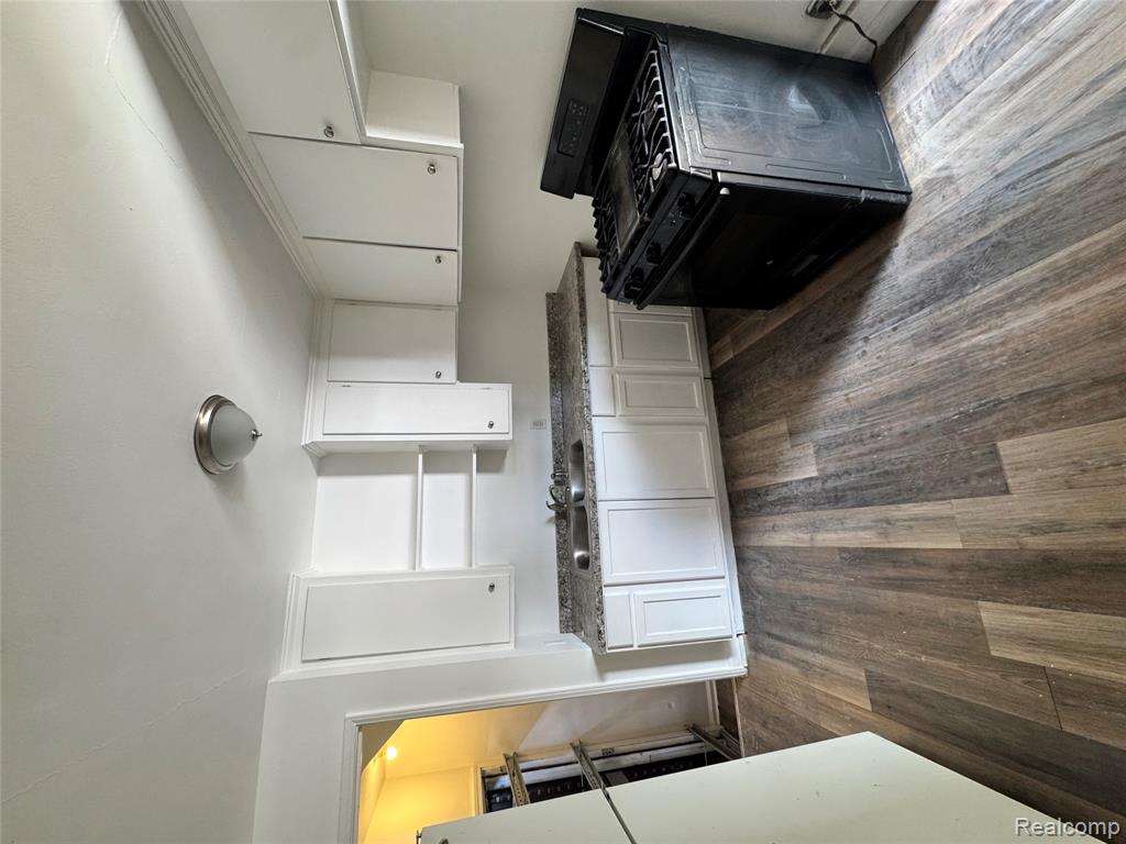 12010 Lakepointe Street, Detroit, MI, 48224