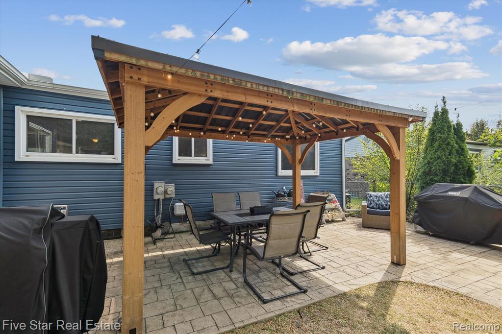 43592 Champlain Court, Canton, MI 48188 — Photo 37