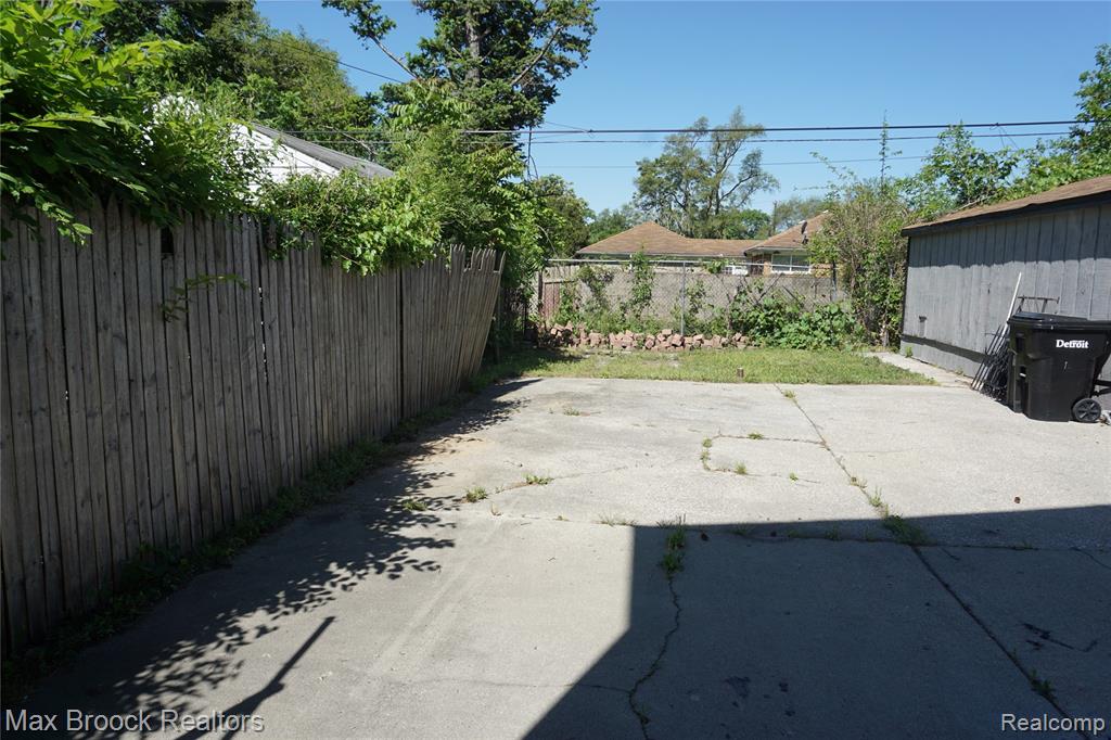 20009 Indiana Street, Detroit, MI 48221 — Photo 17
