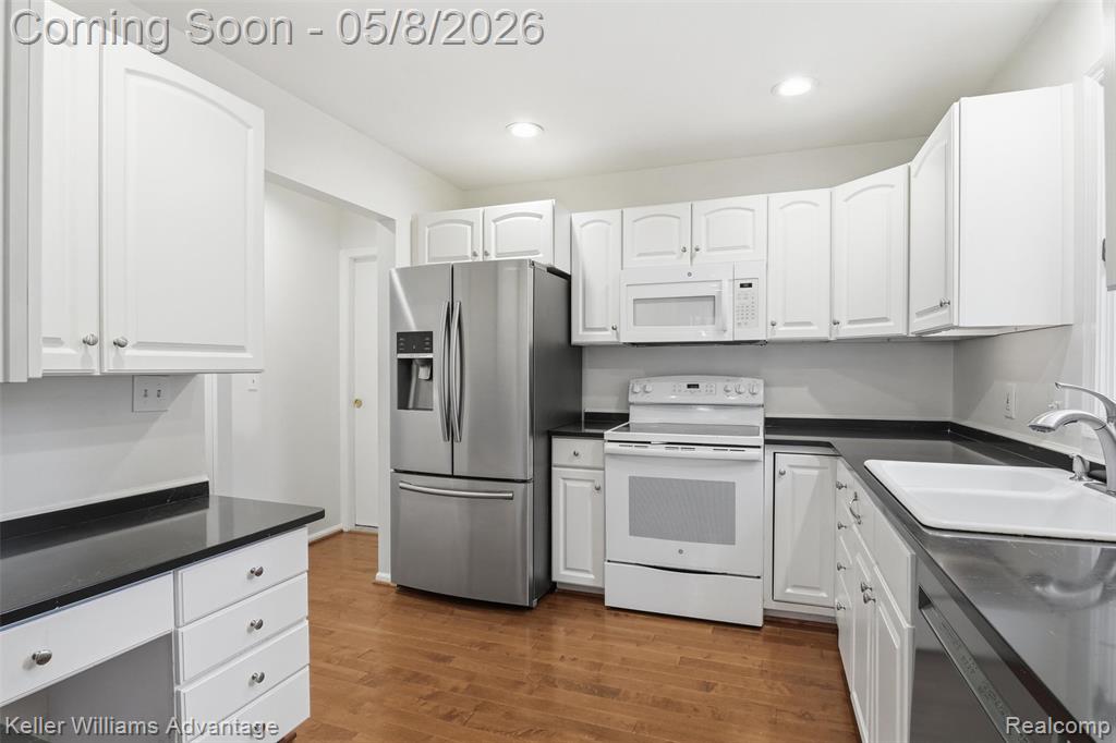 6545 Red Cedar Lane, West Bloomfield, MI 48324 — Photo 4