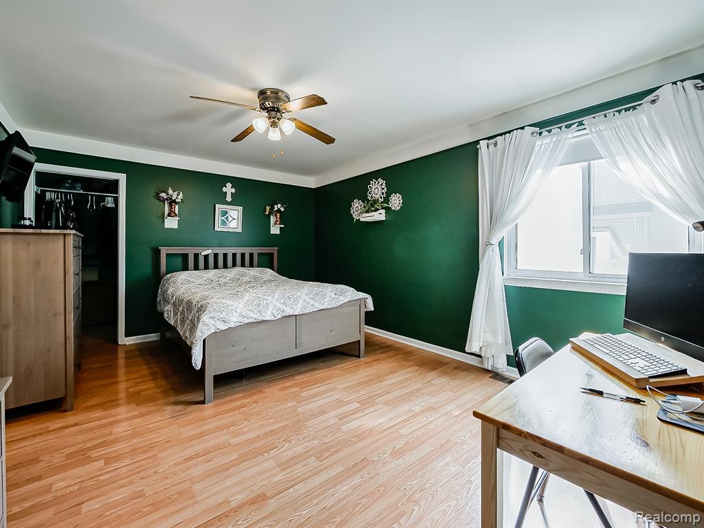 5374 Franklin Avenue, Trenton, MI 48183 — Photo 7