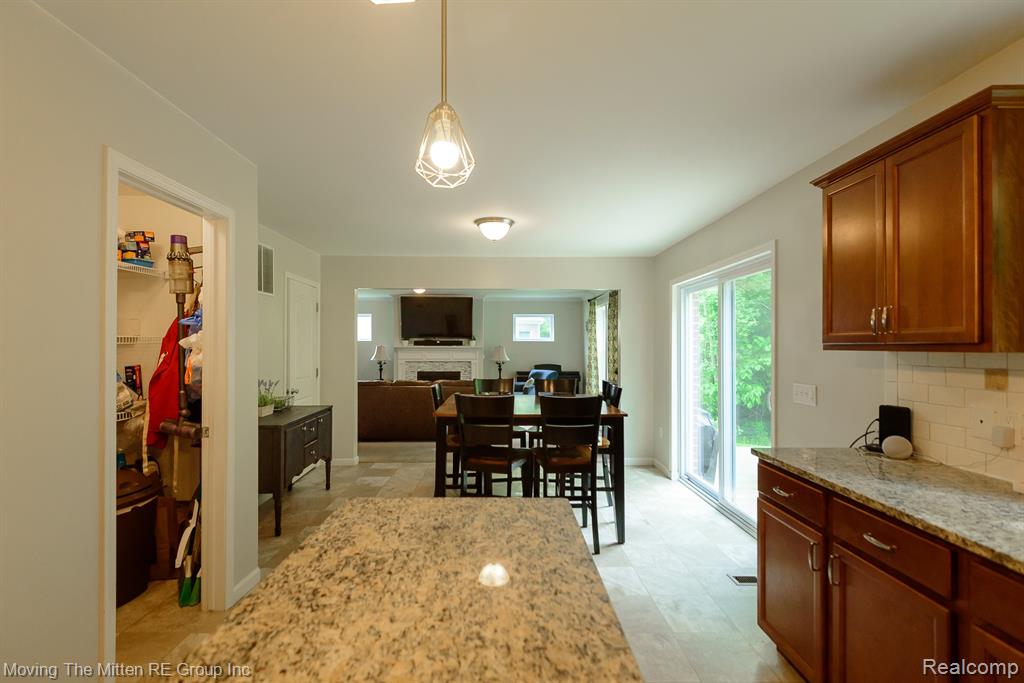 42880 Frederick Court, Belleville, MI 48111 — Photo 13