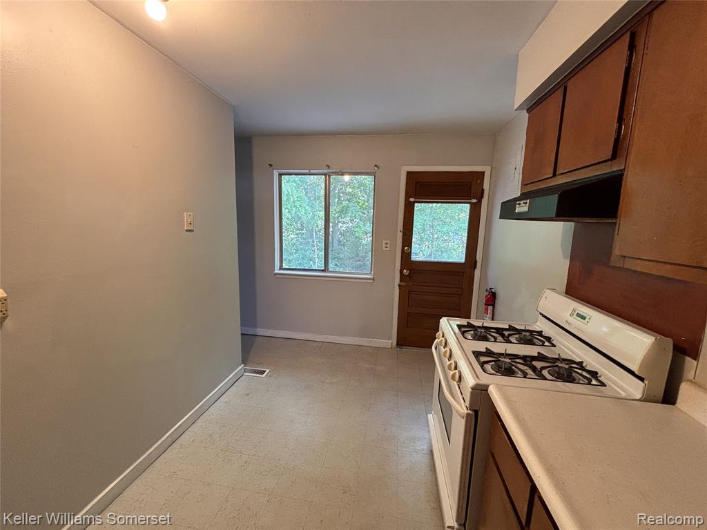 4072 Agnes Ave, Lincoln Park, MI 48146 — Photo 5