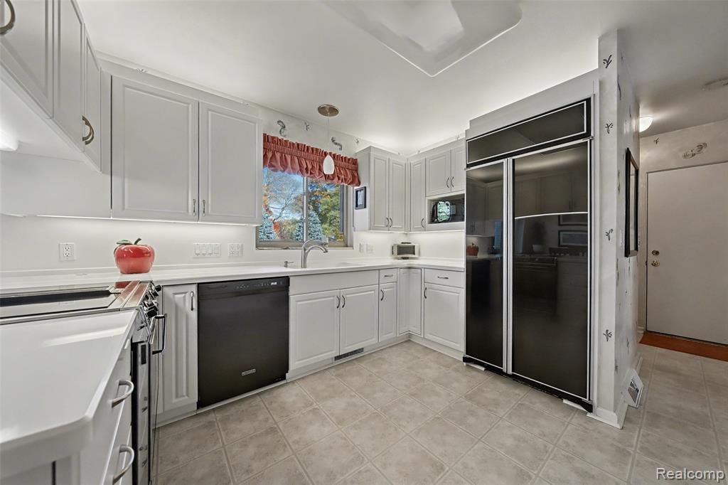 5361 Echo Road, Bloomfield Hills, MI 48302 — Photo 11