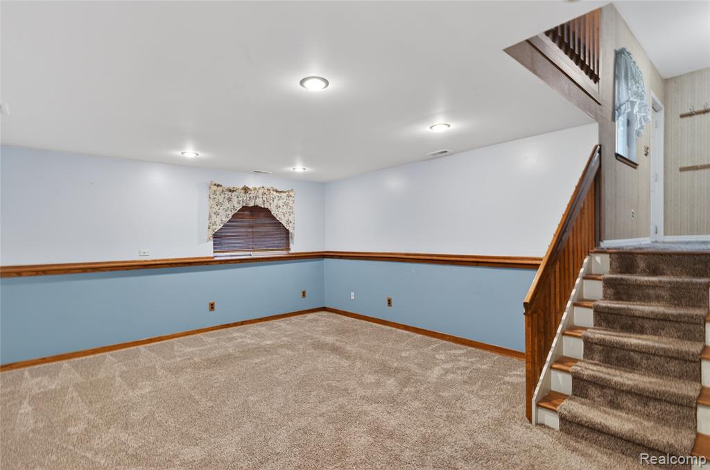 8360 Arlis Street, Commerce Twp, MI 48382 — Photo 40