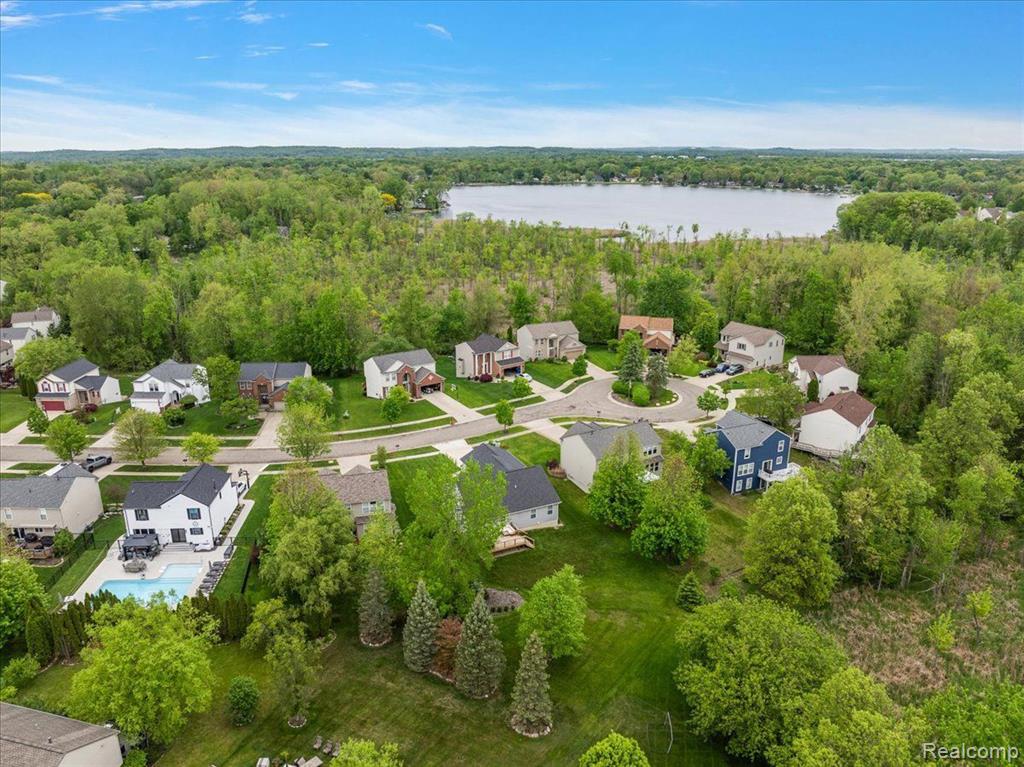 7611 Peninsula, Waterford, MI 48327 — Photo 45