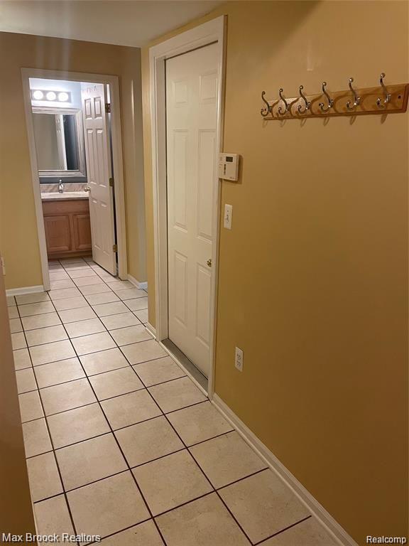 754 SANDALWOOD Drive, Troy, MI 48085 — Photo 28