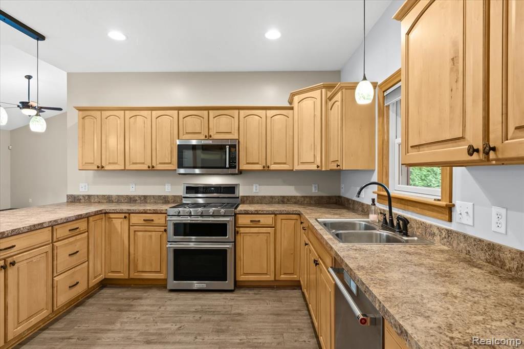 6318 MAPLE Avenue, Swartz Creek, MI 48473 — Photo 17