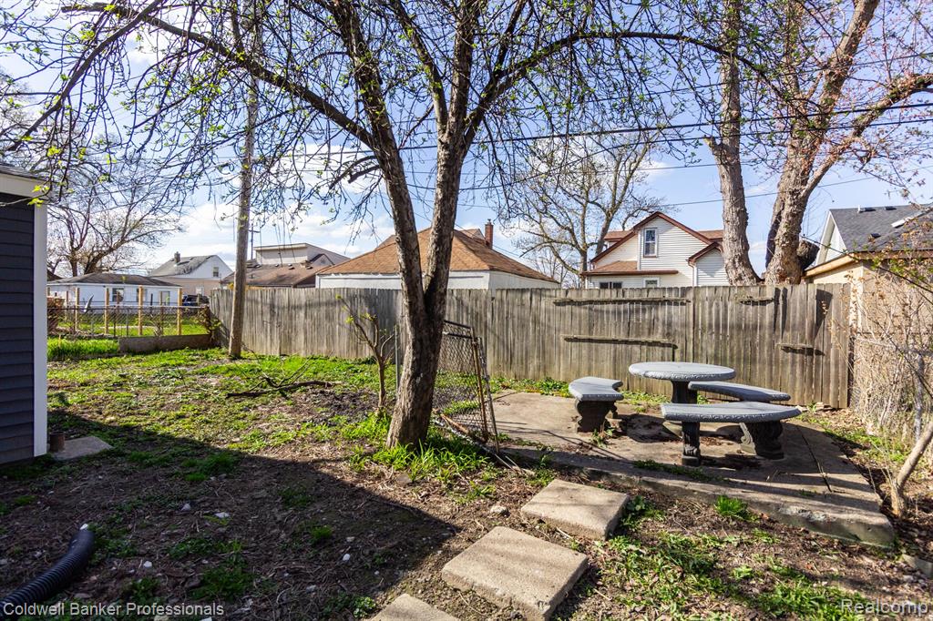 8237 PACKARD Avenue, Warren, MI 48089 — Photo 45
