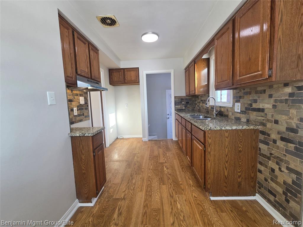 9560 Dixie, Redford, MI 48239 — Photo 3