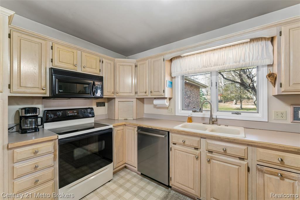 5464 N Seymour Road, Flushing, MI 48433 — Photo 20