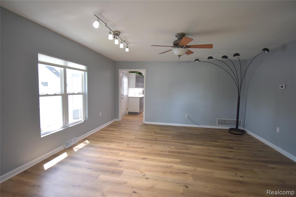 9663 Winston Road, Pinckney, MI 48169 — Photo 8