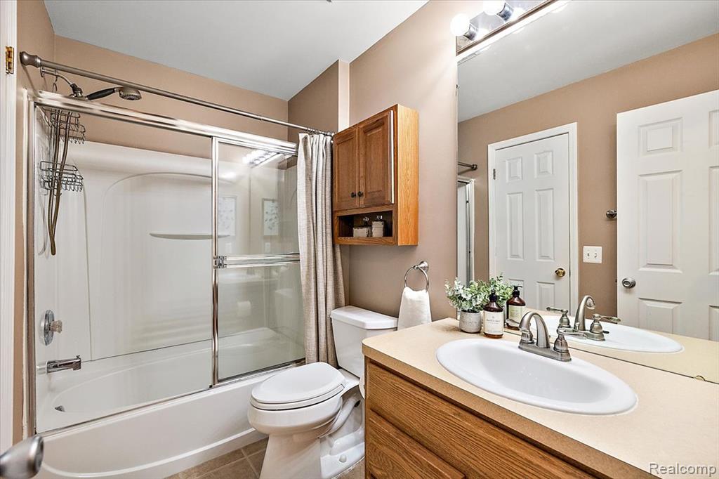 26709 Ashton Drive, Woodhaven, MI 48183 — Photo 34