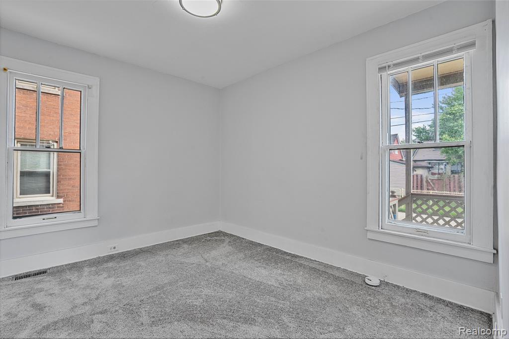611 Emmons Boulevard, Wyandotte, MI 48192 — Photo 18