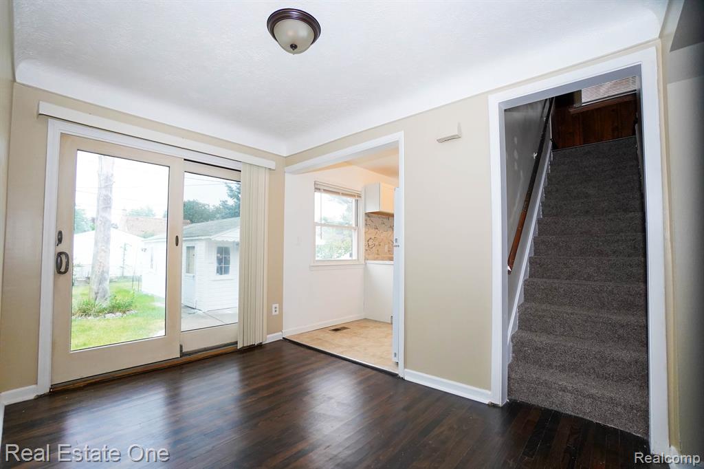 604 KINGSBURY Avenue, Dearborn, MI 48128 — Photo 5