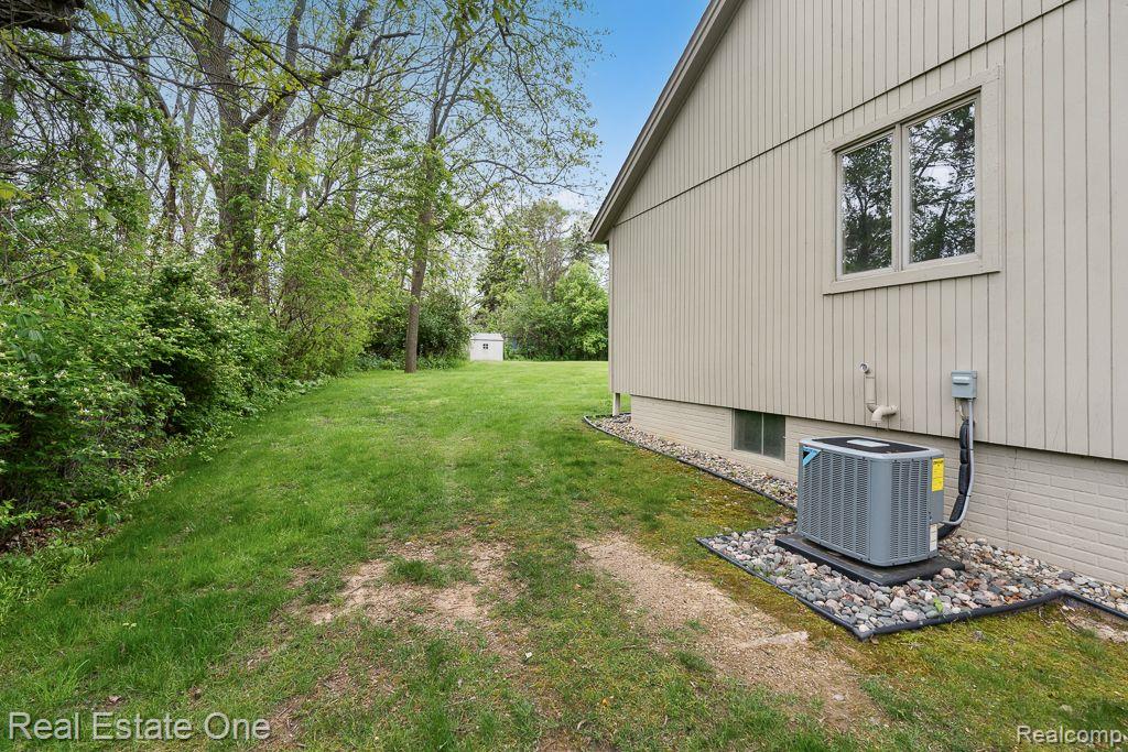 8187 Sawgrass Trail, Grand Blanc, MI 48439 — Photo 35