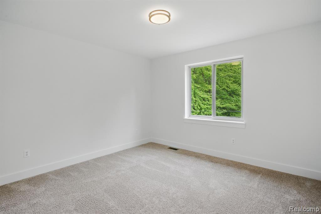 47309 Jefferson Avenue, Chesterfield, MI 48047 — Photo 29
