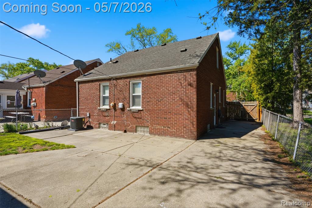 6595 Winona Avenue, Allen Park, MI 48101 — Photo 27