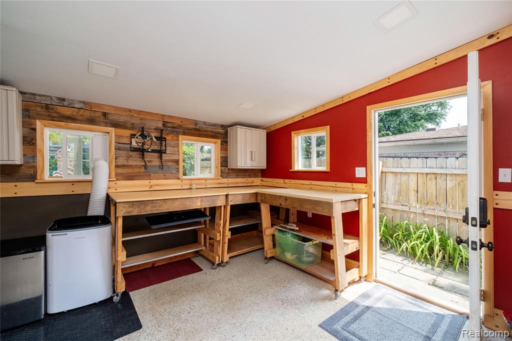 44114 Somerset Square, Canton, MI 48187 — Photo 43