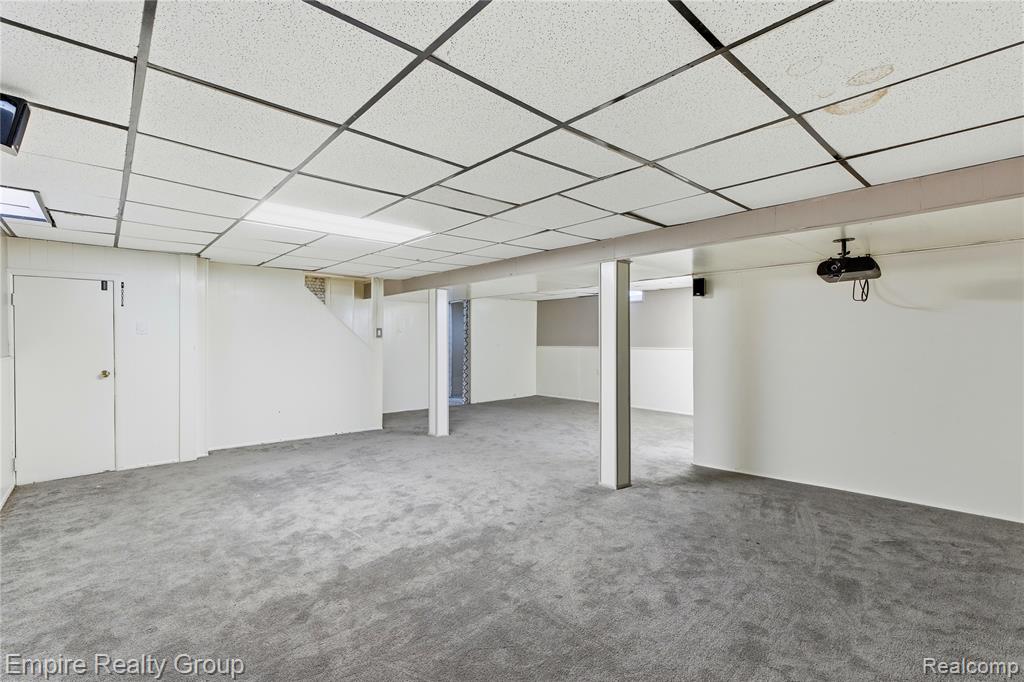 6545 Robindale Avenue, Dearborn Heights, MI 48127 — Photo 18