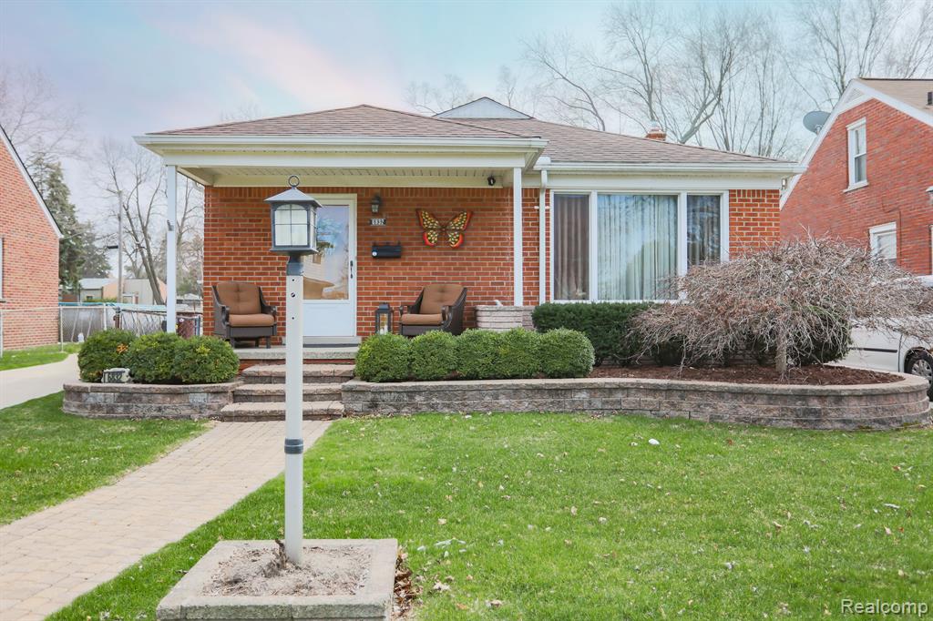 6832 Engleman, Center Line, MI 48015 — front exterior