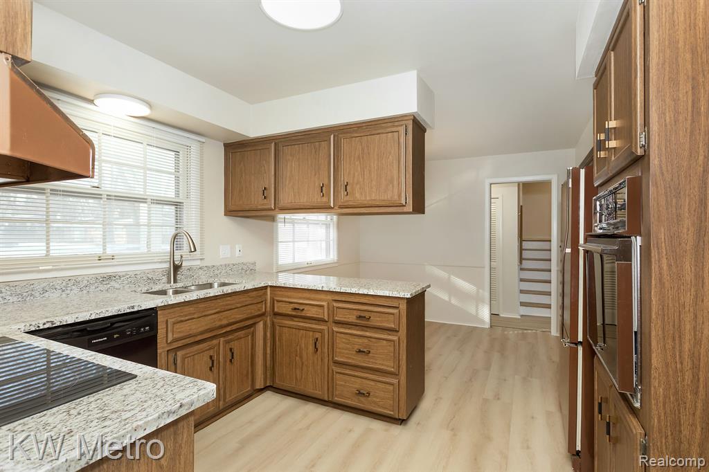 6603 TIMBER RIDGE Drive, Bloomfield Hills, MI 48301 — Photo 8