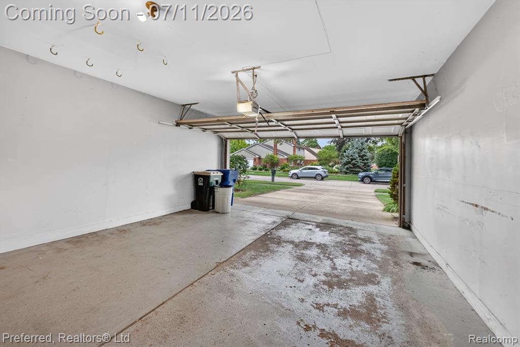46596 Maidstone Road, Canton, MI 48187 — Photo 45