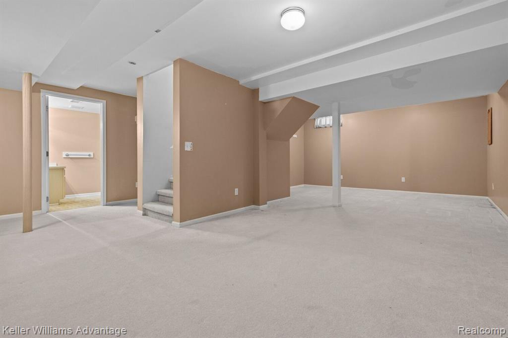 2527 PINE Drive, Wixom, MI 48393 — Photo 29