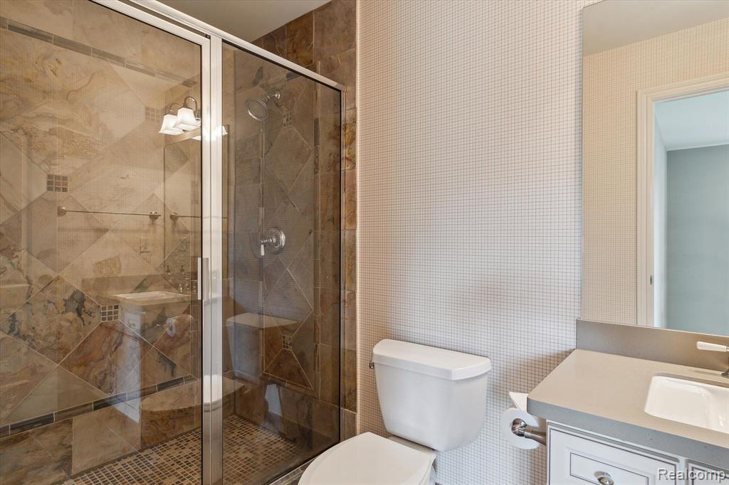17712 PARKSHORE Drive, Northville, MI 48168 — Photo 52
