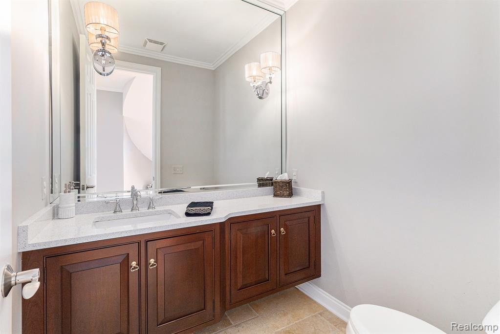 6997 Oakhurst Ridge Road, Clarkston, MI 48348 — Photo 24