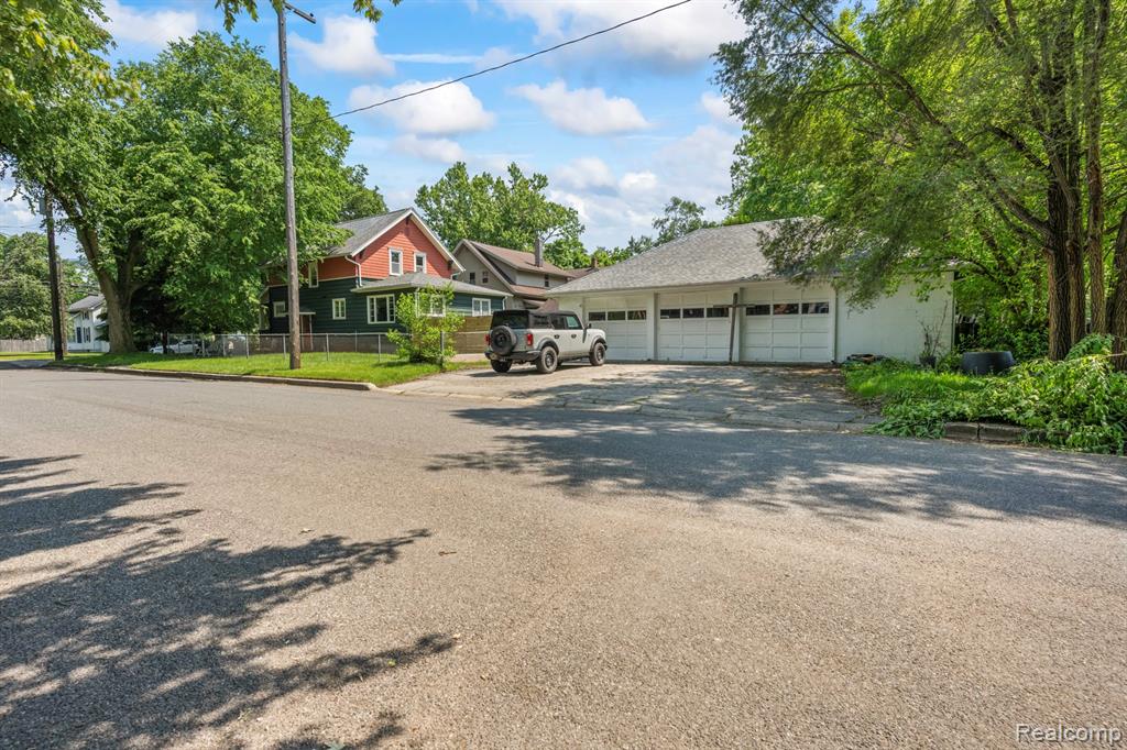 819 N Ball Street, Owosso, MI 48867 — Photo 8