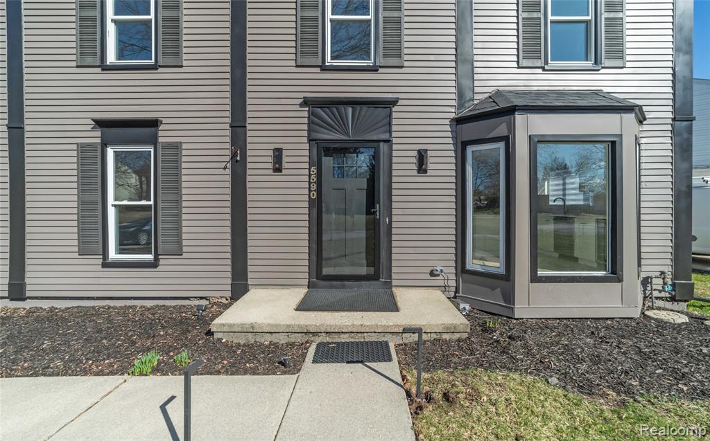 5590 Bayswater Road, West Bloomfield, MI — Photo 4
