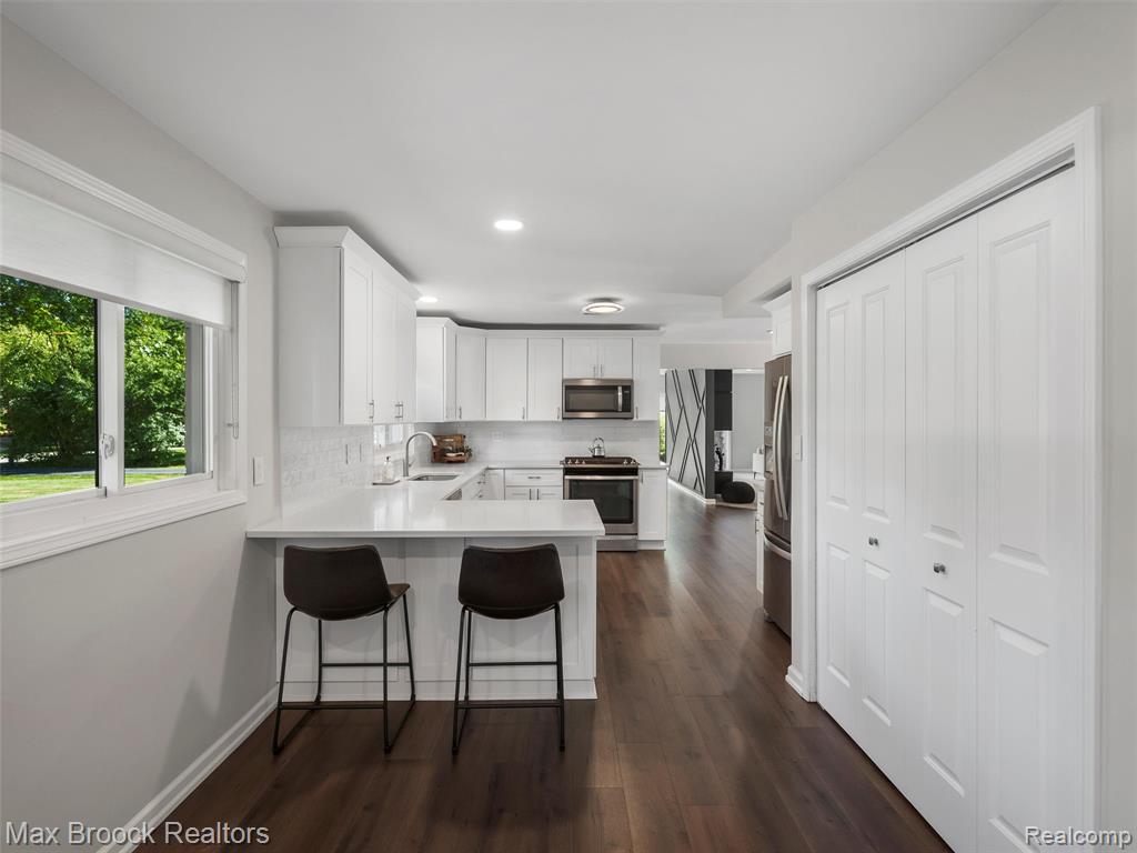 4740 Burnley Drive, Bloomfield Hills, MI 48304 — Photo 13