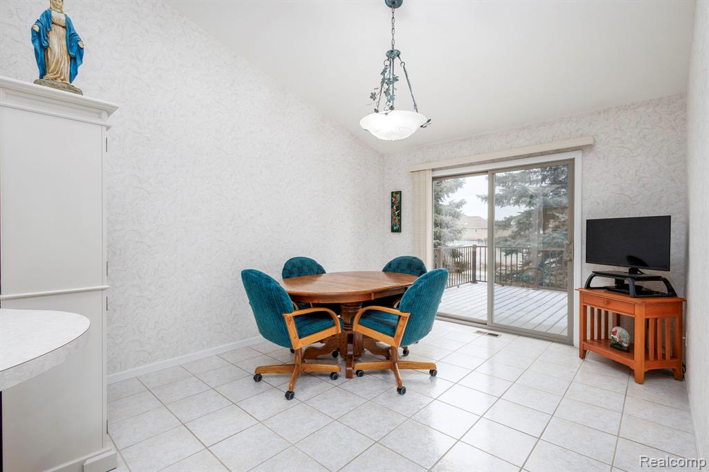 46436 Imperial Lane, Macomb, MI 48044 — Photo 9