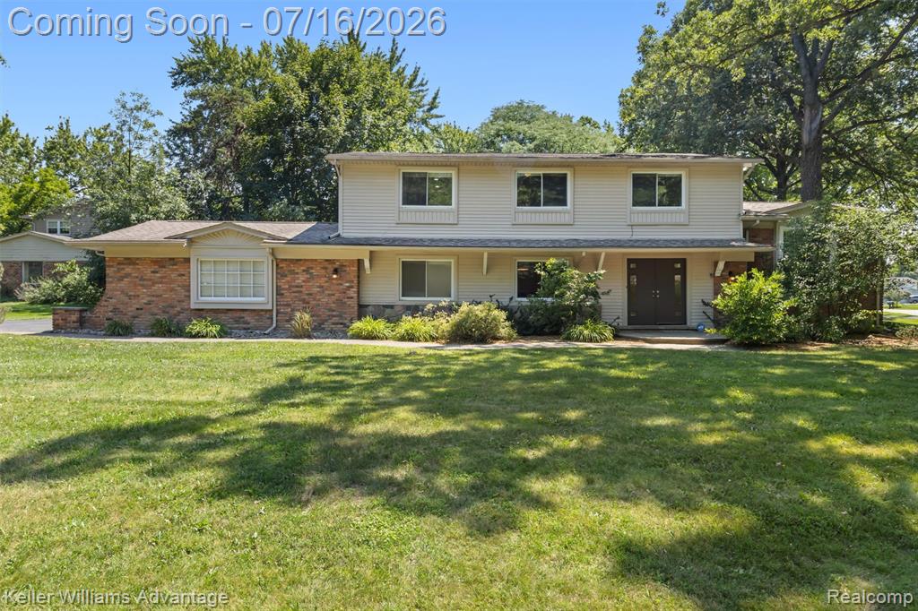 6711 Woodside Trail, West Bloomfield, MI — front exterior