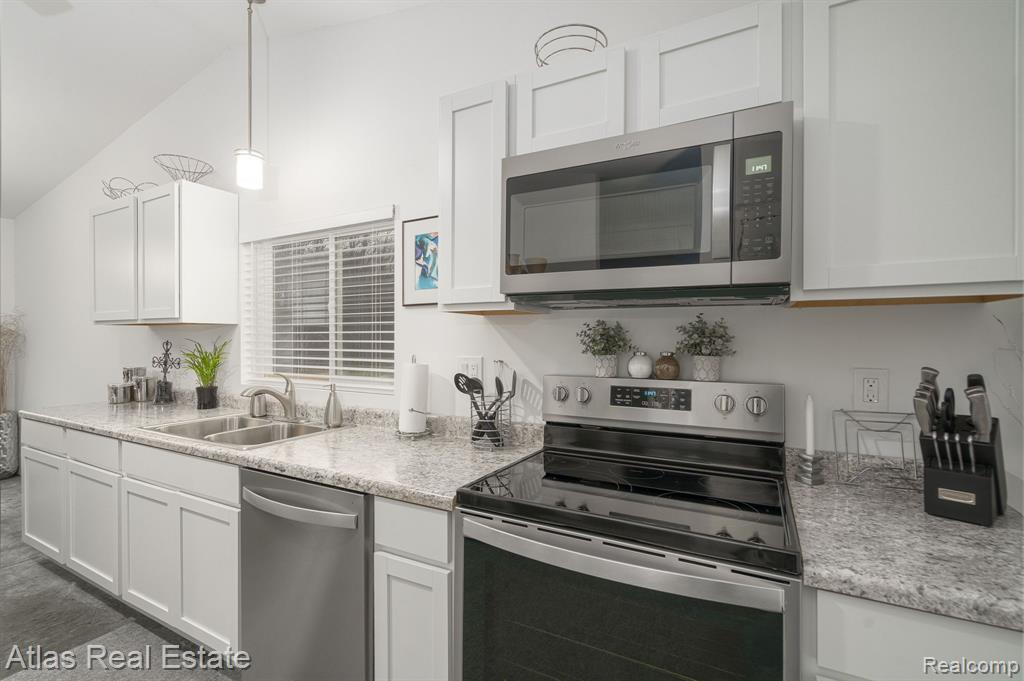 4081 Hidden View Drive, Flint, MI 48506 — Photo 23