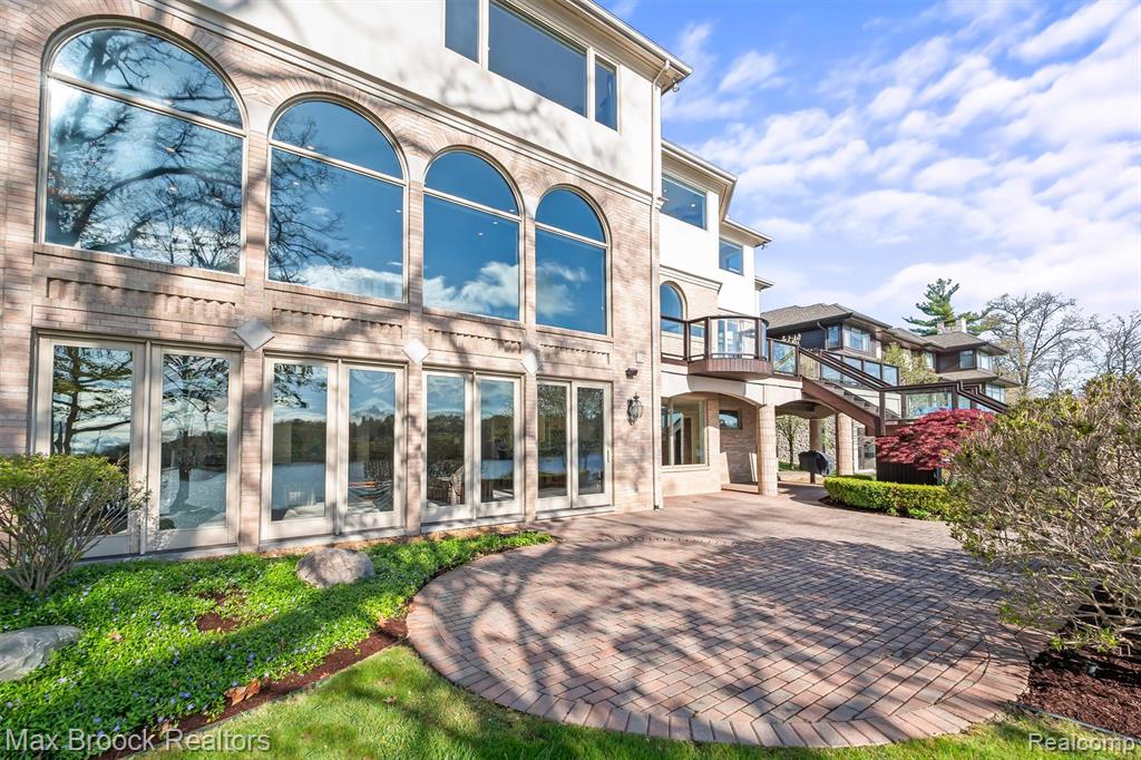 1832 Long Lake Shore Drive, Bloomfield Hills, MI 48302 — Photo 80